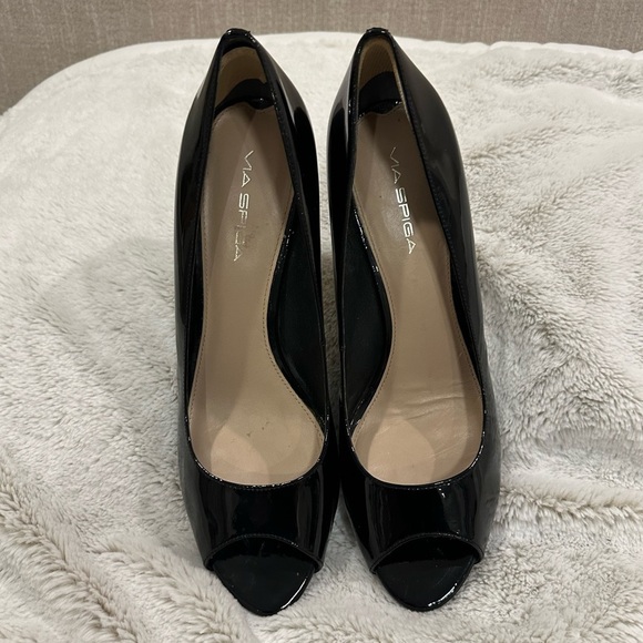 Via Spiga Black Patent Leather Peep Toe Heels Size 10 - Picture 2 of 5